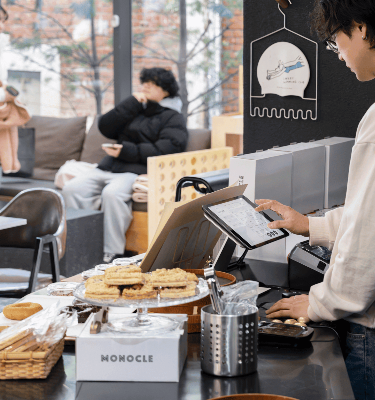 Hitit 소개 화면 - 2번째 이미지, tablet 버전